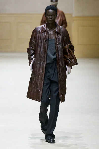 Look 18